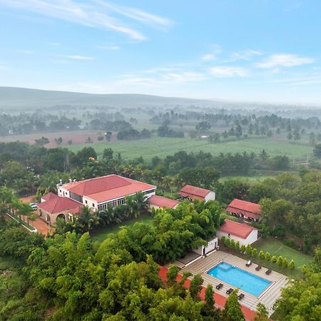 Hotel Sterling Banashree Badami Esterno foto