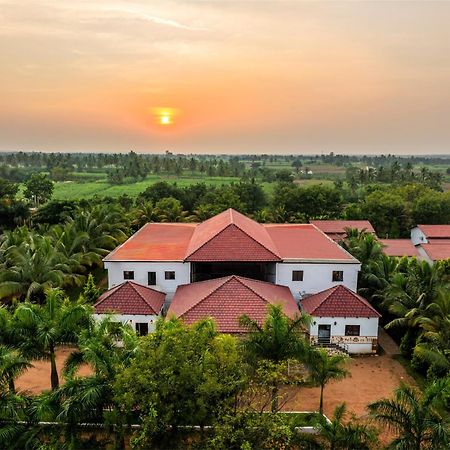 Hotel Sterling Banashree Badami Esterno foto